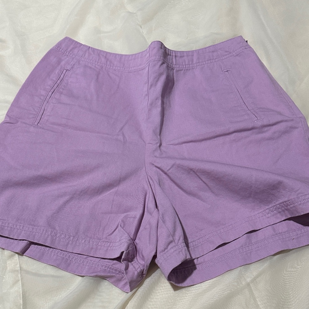 Izod Women's Light Purple Shorts with Pockets
